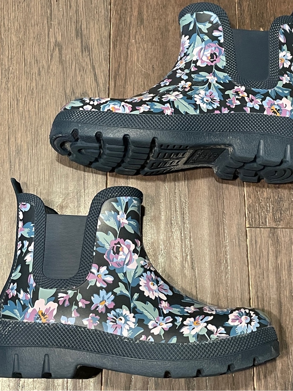 Vera Bradley Totes Navy Evy Floral Waterproof Rain Boots Size 6